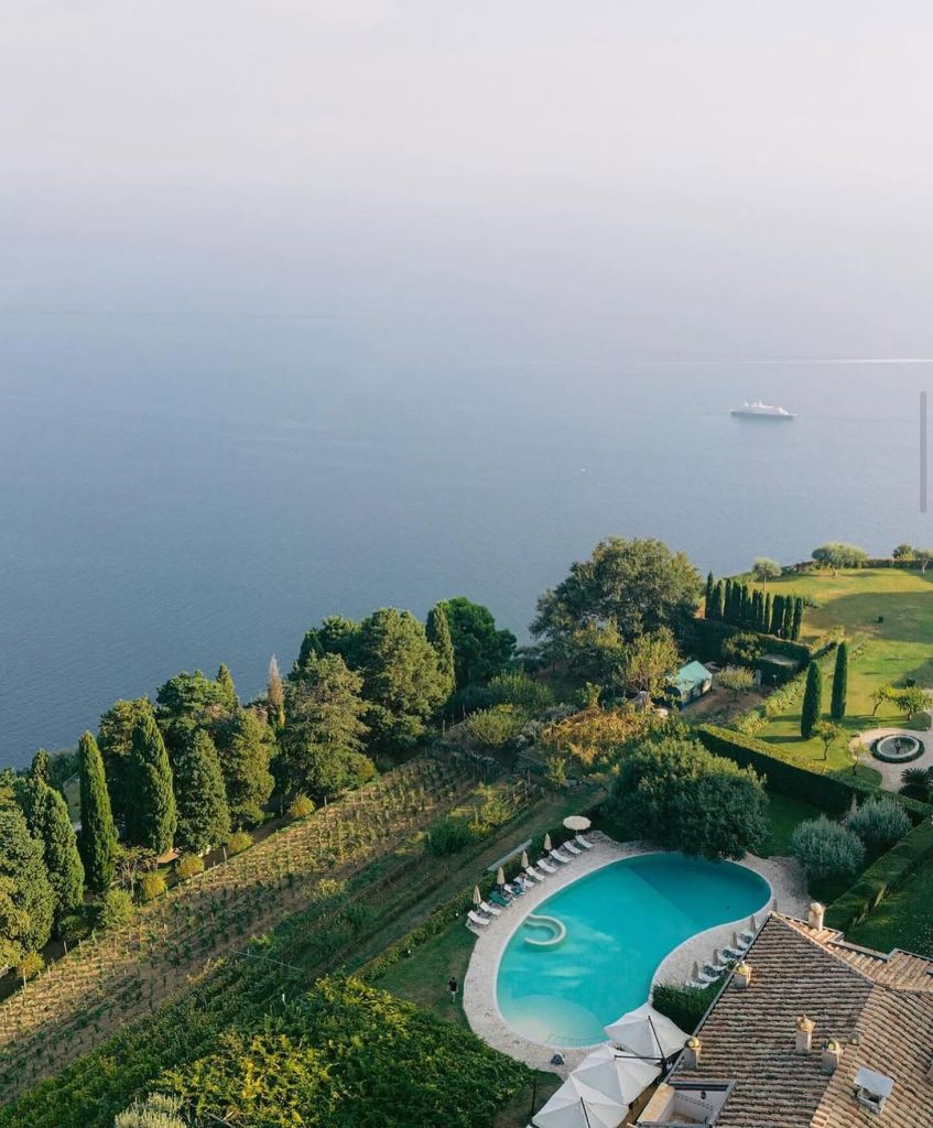 Villa Cimbrone: un viaggio tra gusto, natura e bellezza senza tempo 1 Villa Cimbrone: un viaggio tra gusto, natura e bellezza senza tempo