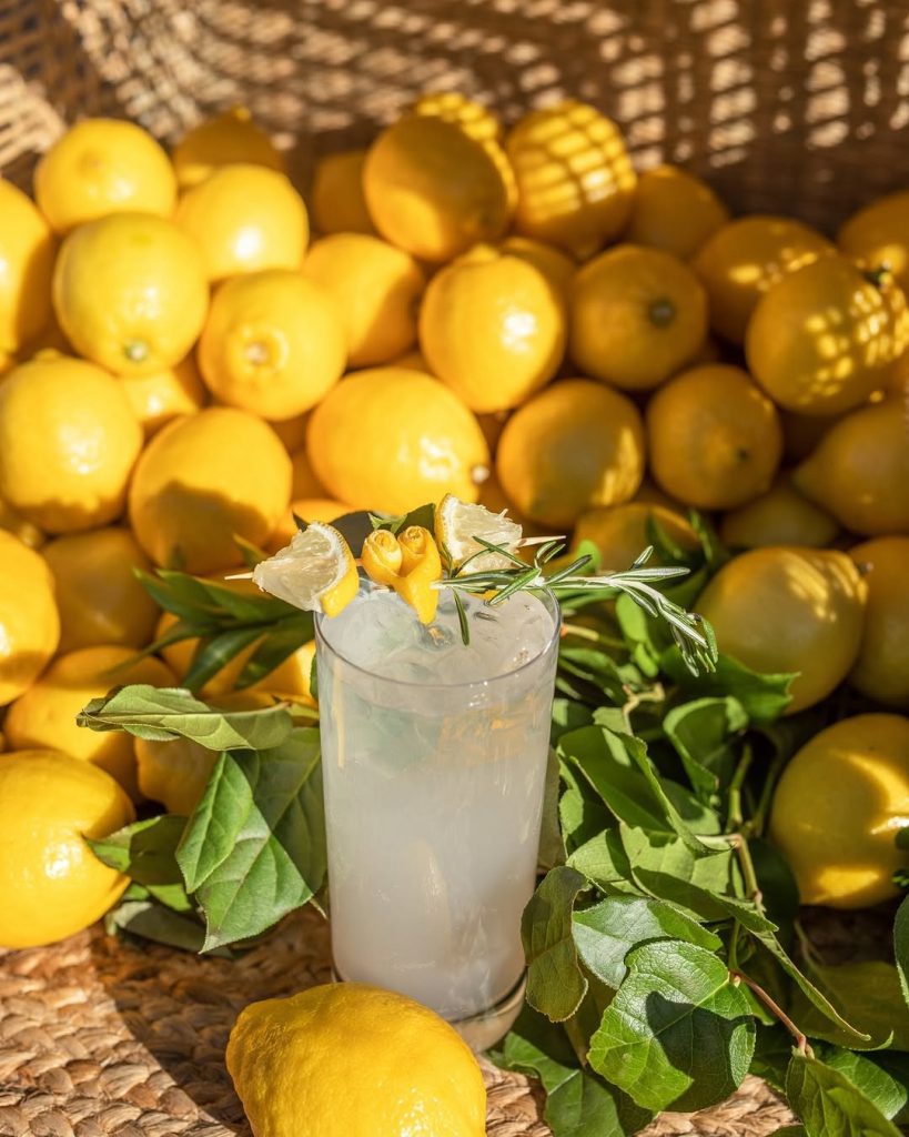Acqua e limone: Il tuo primo atto d'amore quotidiano