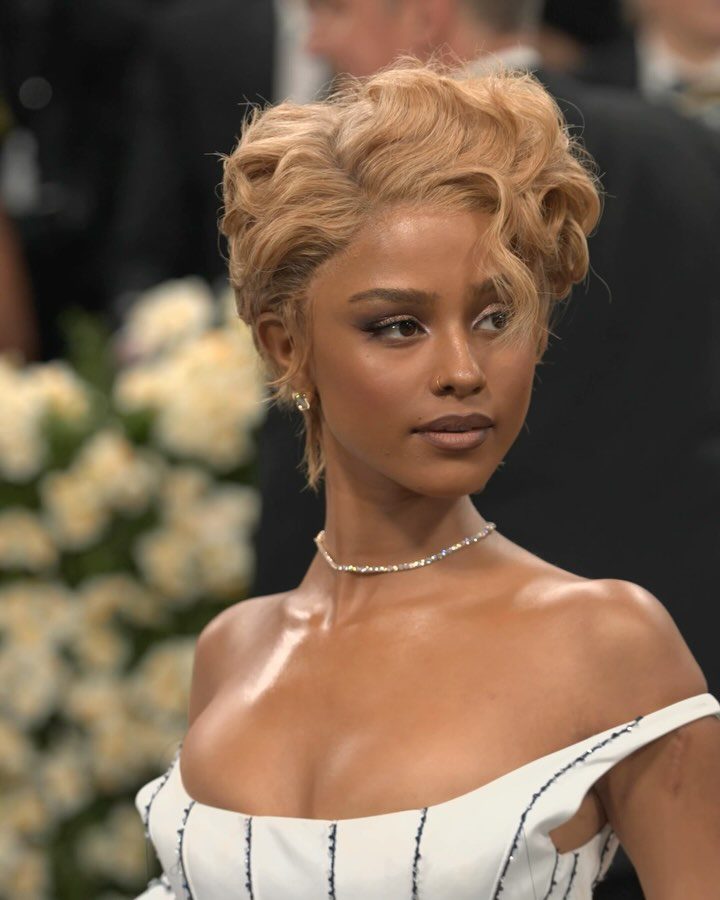 Cambia il colore, resta l’iconica: Tyla in biondo è semplicemente wow