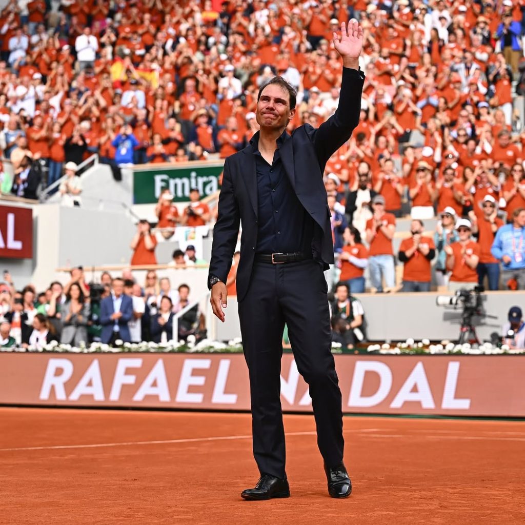 La terra si fa emozione: Roland Garros rende onore a Rafael Nadal
