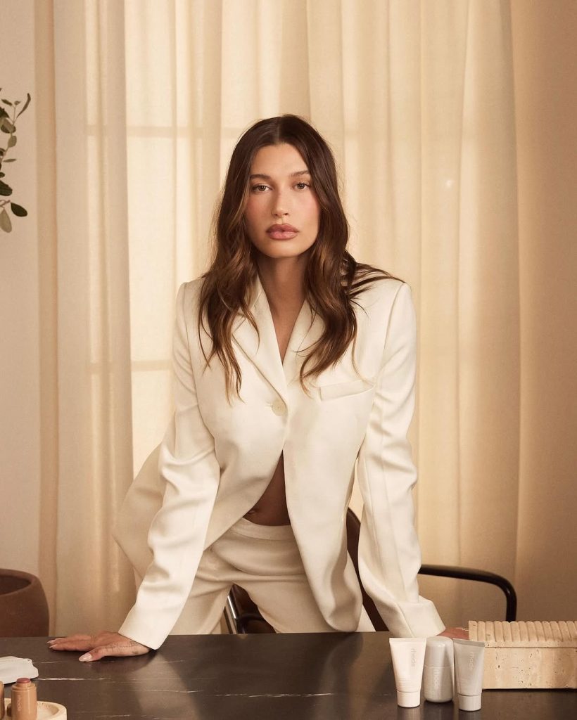 Hailey Bieber fa il botto: Rhode ceduta a E.l.f. beauty per 1 miliardo in 3 anni 3 Hailey Bieber fa il botto: Rhode ceduta a E.l.f. beauty per 1 miliardo in 3 anni