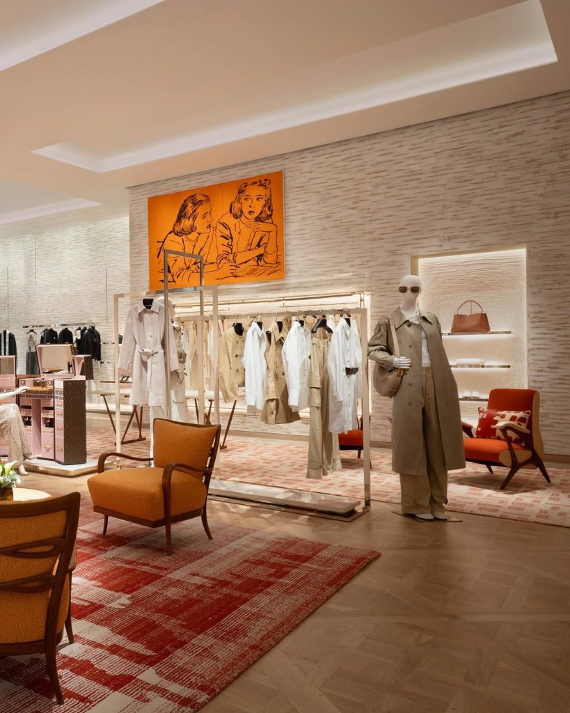 Dopo tre anni di attesa, Louis Vuitton inaugura la nuova boutique in via Montenapoleone 1 Dopo tre anni di attesa, Louis Vuitton inaugura la nuova boutique in via Montenapoleone
