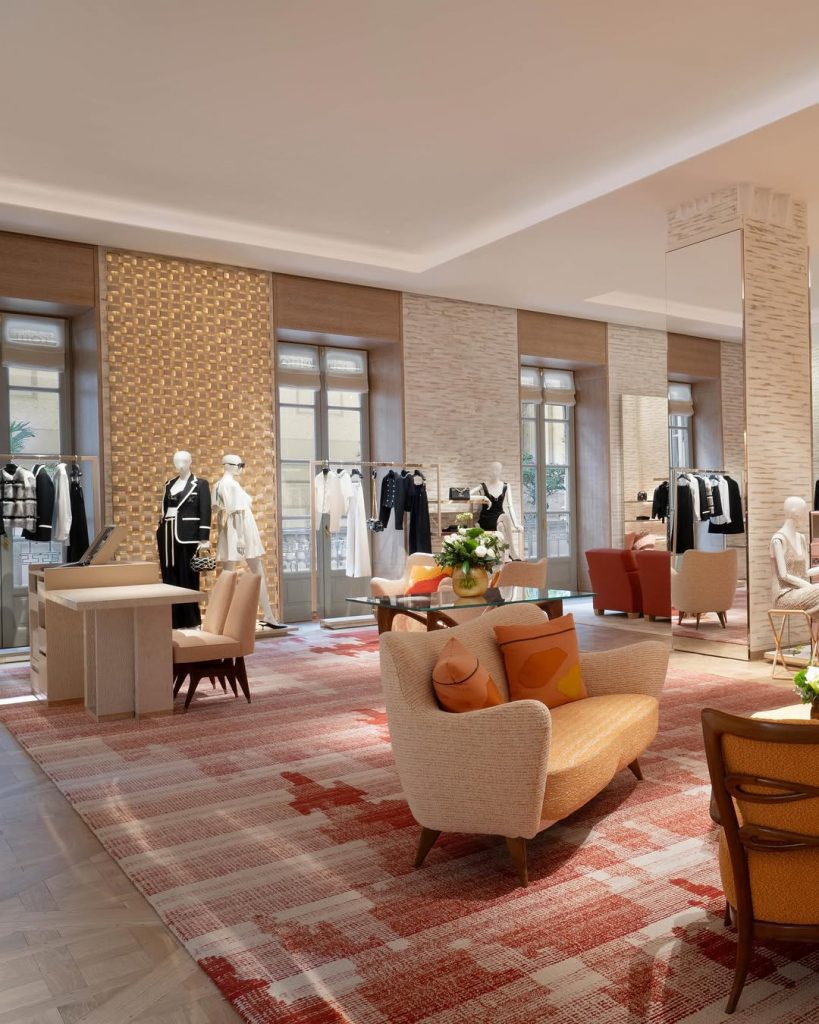 Dopo tre anni di attesa, Louis Vuitton inaugura la nuova boutique in via Montenapoleone 2 Dopo tre anni di attesa, Louis Vuitton inaugura la nuova boutique in via Montenapoleone