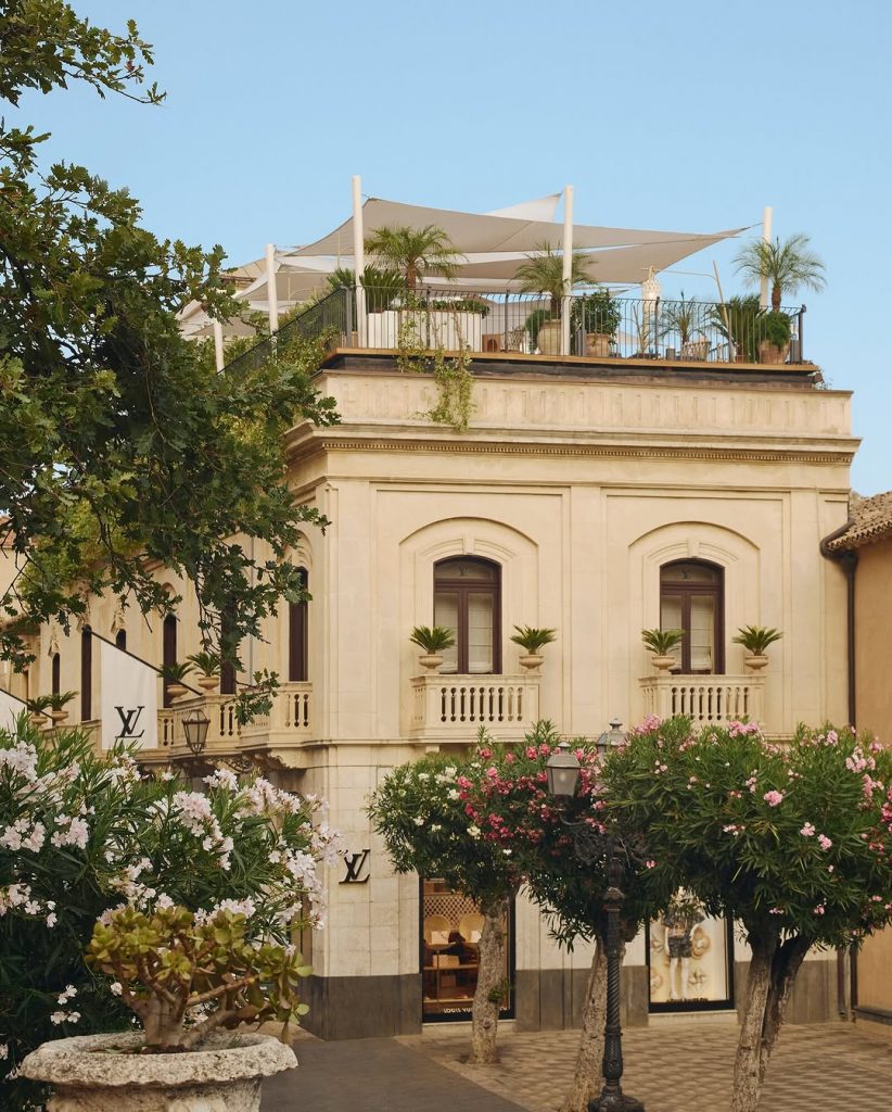 Aperitivo d’alta quota: Louis Vuitton firma il nuovo hot spot di Taormina