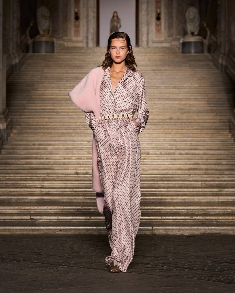 Max Mara a Caserta: Il lusso silenzioso che fa rumore 2 Max Mara a Caserta: Il lusso silenzioso che fa rumore