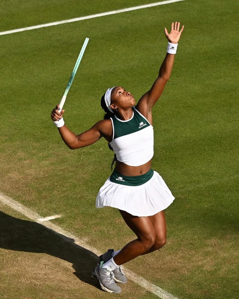 Coco Gauff tra Miu Miu e New Balance: La regina dello stile sul campo 1 Coco Gauff tra Miu Miu e New Balance: La regina dello stile sul campo