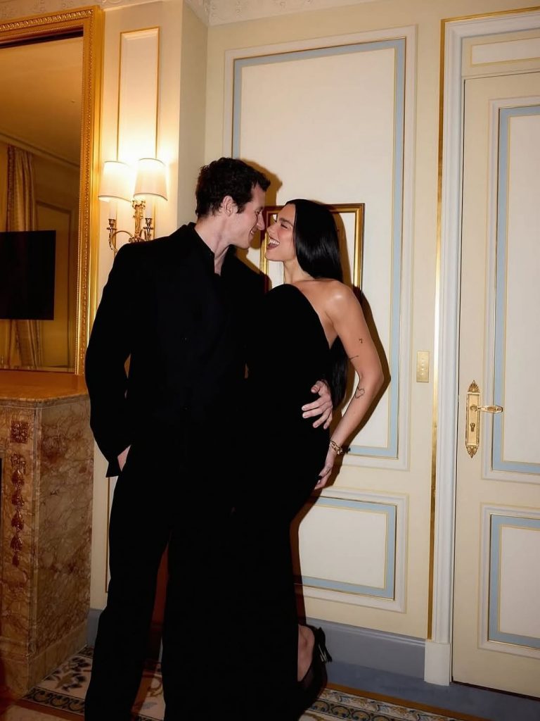Love alert: Dua Lipa e Callum Turner sono ufficialmente fidanzati 2 Love alert: Dua Lipa e Callum Turner sono ufficialmente fidanzati