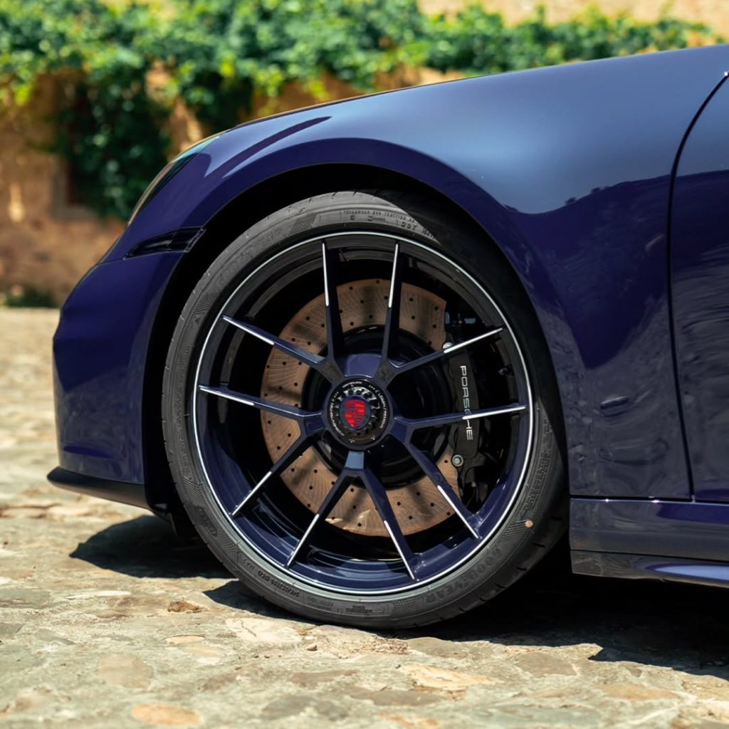 Porsche x Ferragamo: una collaborazione esclusiva per il 40° anniversario