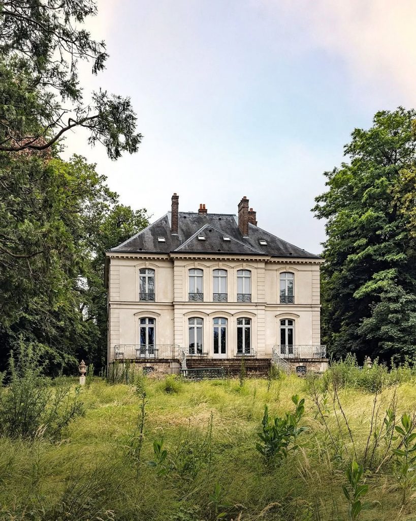 La villa di Karl Lagerfeld venduta per 4,7 milioni 1 La villa di Karl Lagerfeld venduta per 4,7 milioni