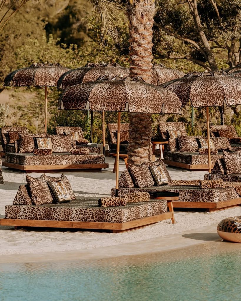 Dolce & Gabbana Sbarca a Ibiza: Un'Estate di lusso e stile 4 Dolce & Gabbana Sbarca a Ibiza: Un'Estate di lusso e stile