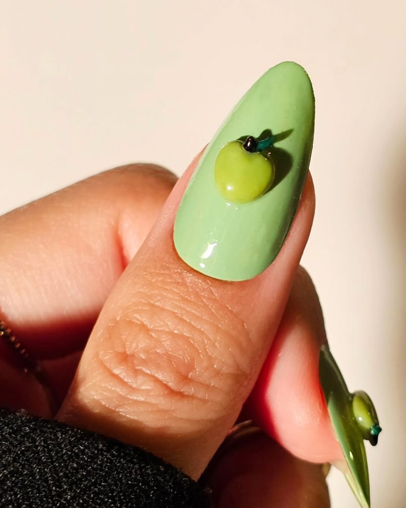 La Magia delle Unghie Granny Smith: Quando l'Infanzia Incontra la Bellezza Autunnale 1 La Magia delle Unghie Granny Smith: Quando l'Infanzia Incontra la Bellezza Autunnale