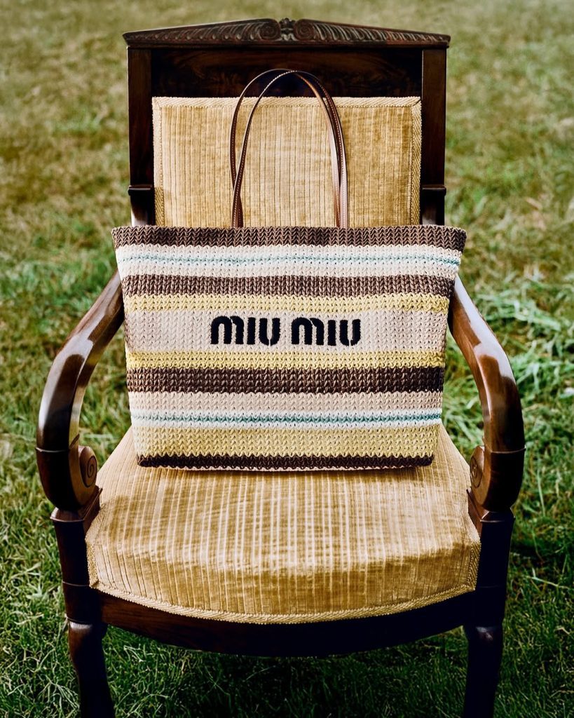 Sulla nostra wishlist: le borse Miu Miu effetto rafia 1 Sulla nostra wishlist: le borse Miu Miu effetto rafia