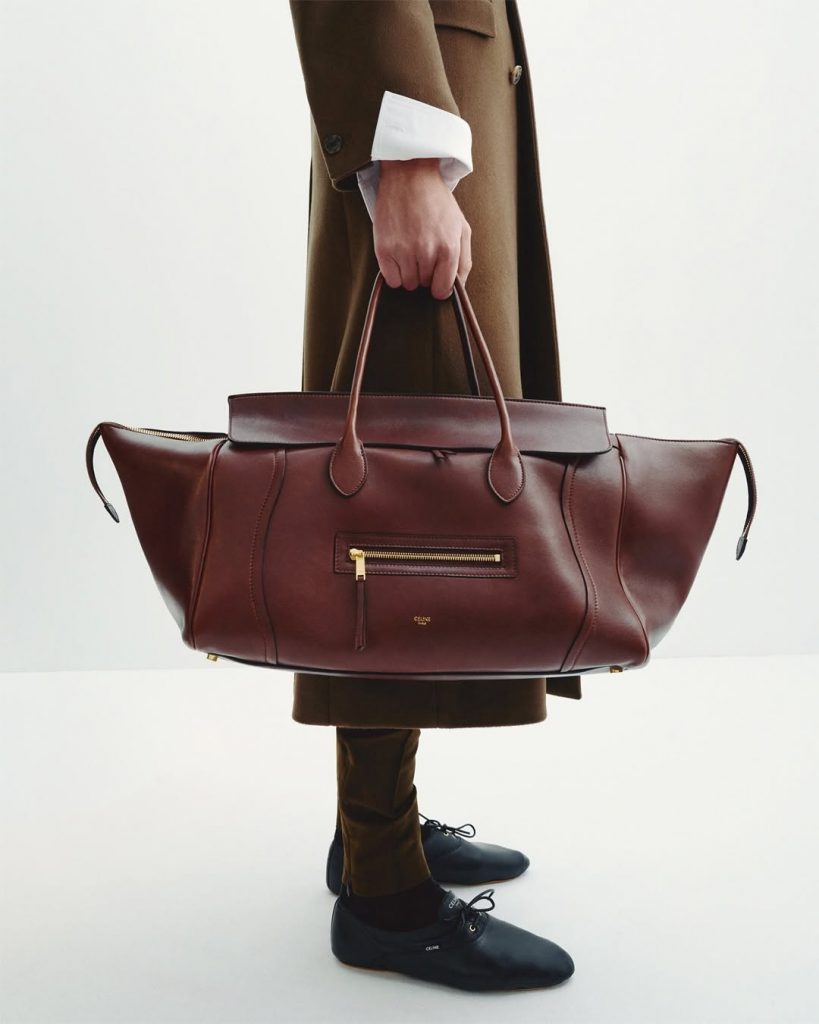 Il Grande Ritorno: La Luggage Phantom di Celine Conquista Nuovamente le Passerelle