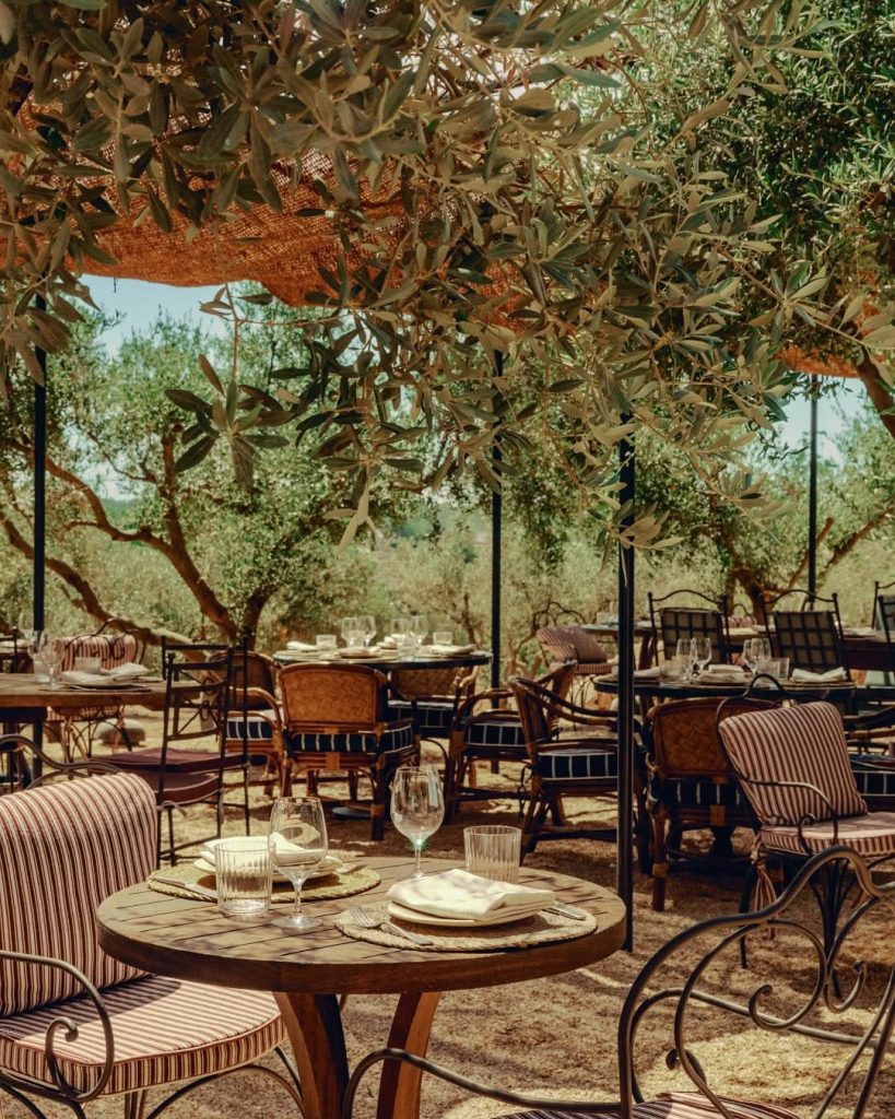 Soho Farmhouse Ibiza: Il Nuovo Santuario del Benessere nel Cuore della Campagna Balearica