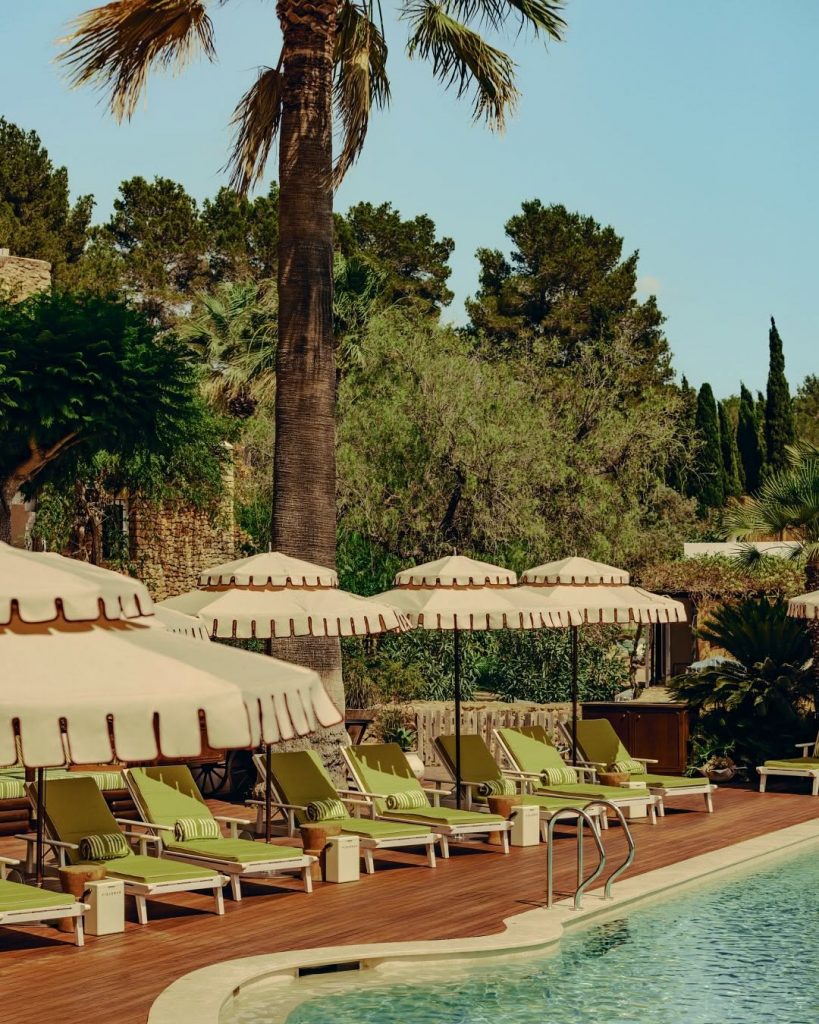 Soho Farmhouse Ibiza: Il Nuovo Santuario del Benessere nel Cuore della Campagna Balearica