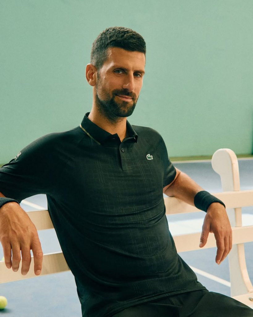 Lacoste reinventa il suo logo per il re del tennis: Djokovic diventa GOAT
