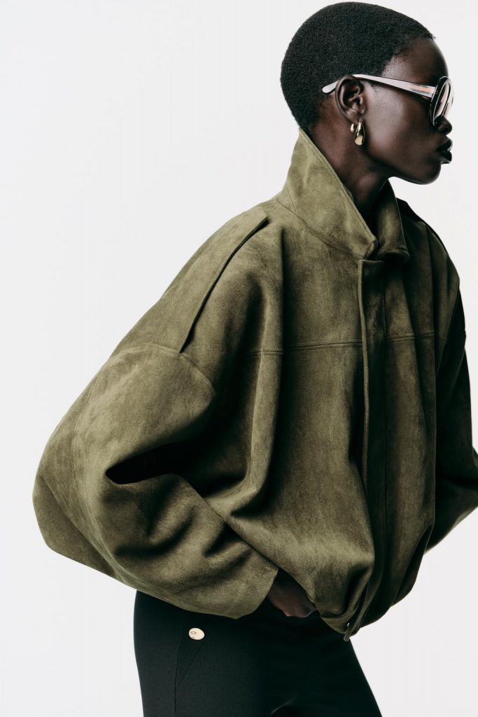 Casual, chic e a meno di 60€: il bomber must-have di Zara