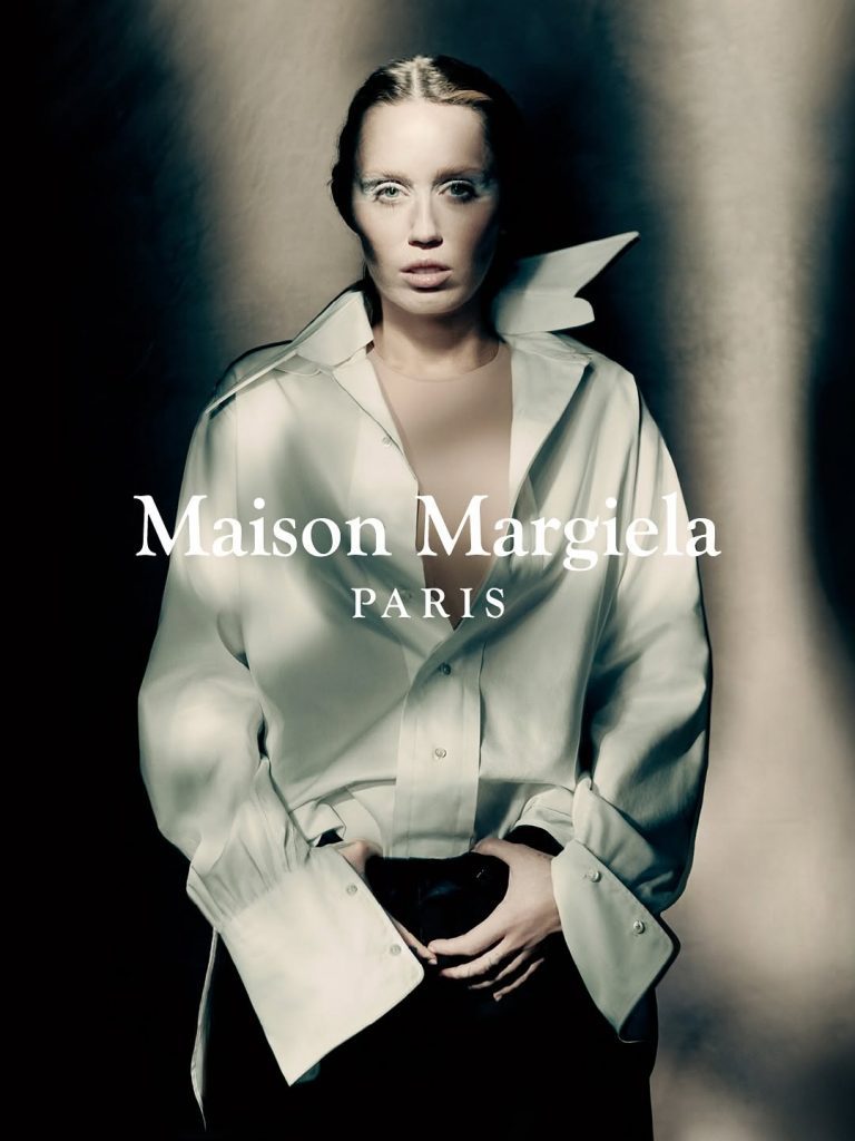 Autunno 2025: il mascara bianco di Miley Cyrus è il nuovo must-have 1 Autunno 2025: il mascara bianco di Miley Cyrus è il nuovo must-have