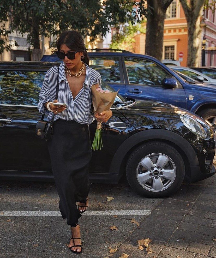Icona di stile: la camicia blu conquista l’autunno