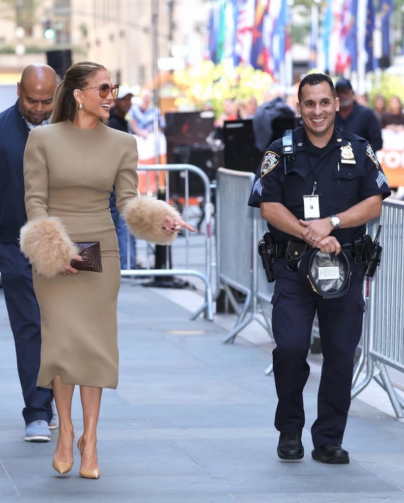 Jennifer Lopez Trasforma Manhattan in Passerella per "Kiss of the Spider Woman"