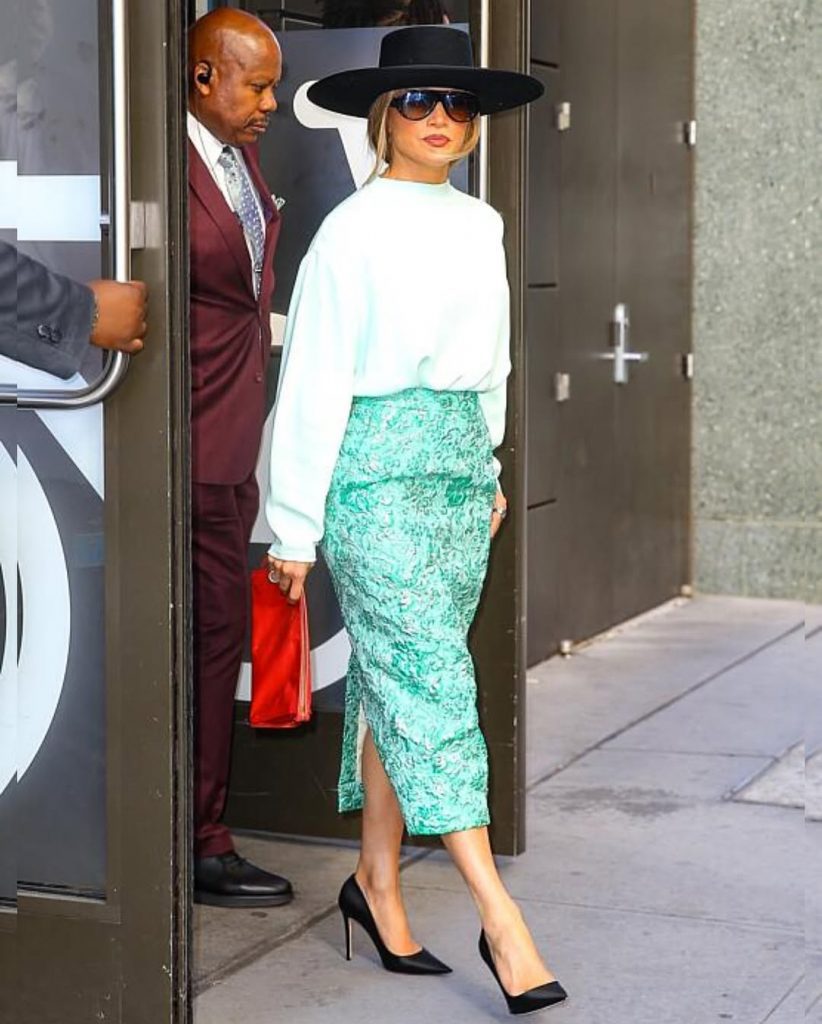 Jennifer Lopez Trasforma Manhattan in Passerella per "Kiss of the Spider Woman"