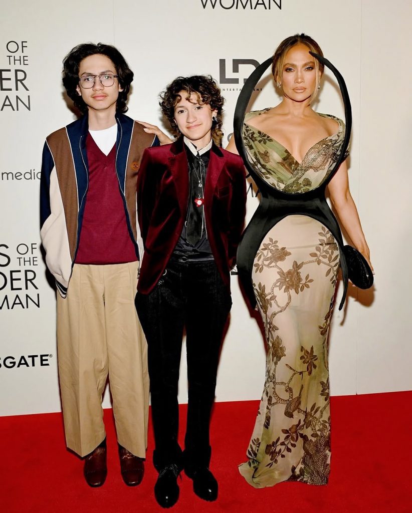 Jennifer Lopez Trasforma Manhattan in Passerella per "Kiss of the Spider Woman"