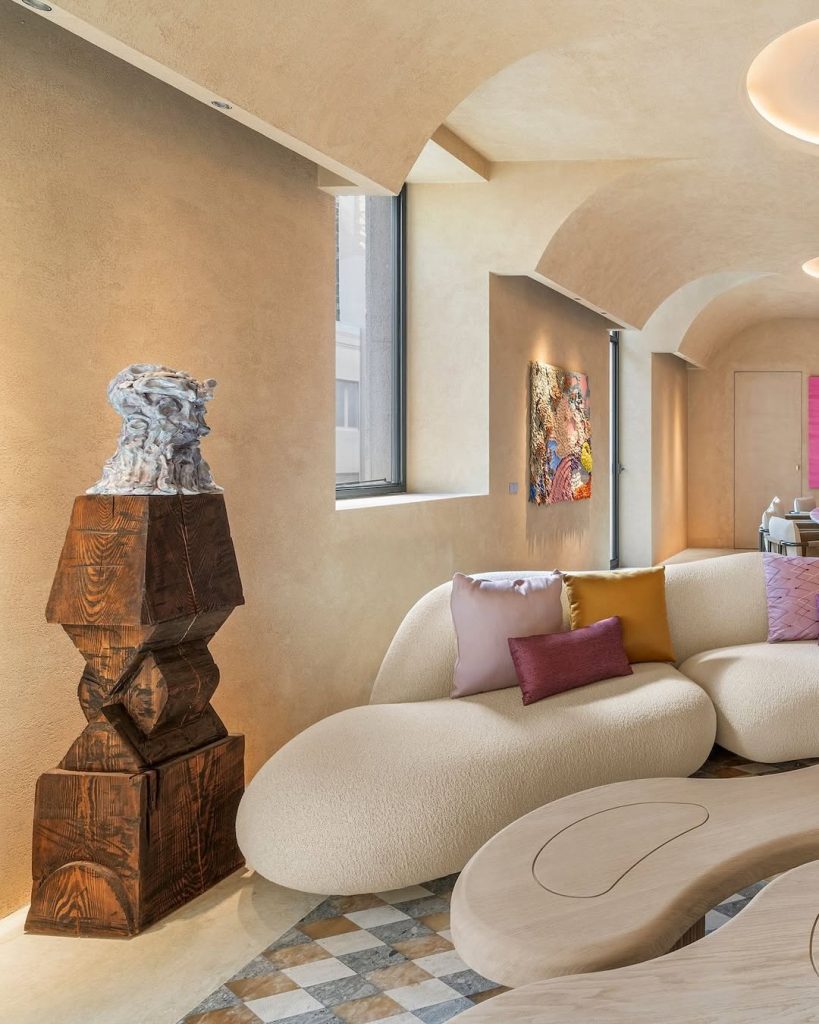 L'Universo Fendi Sbarca a Milano: Quattro Piani di Pura Eccellenza