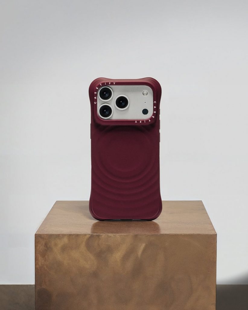 CASETIFY Abbraccia l'Inverno con Elsa Hosk: Quando la Tecnologia Diventa Stile
