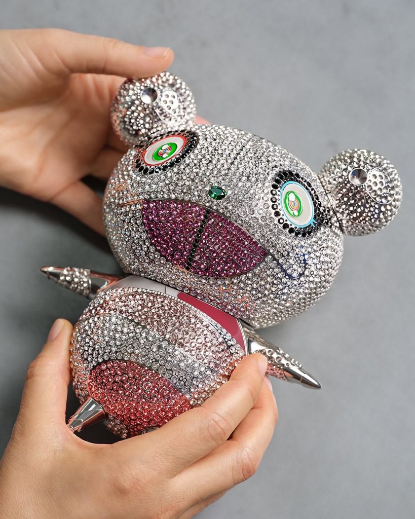 Quando l'Arte Incontra il Lusso: Louis Vuitton e Takashi Murakami Ridefiniscono la Bellezza