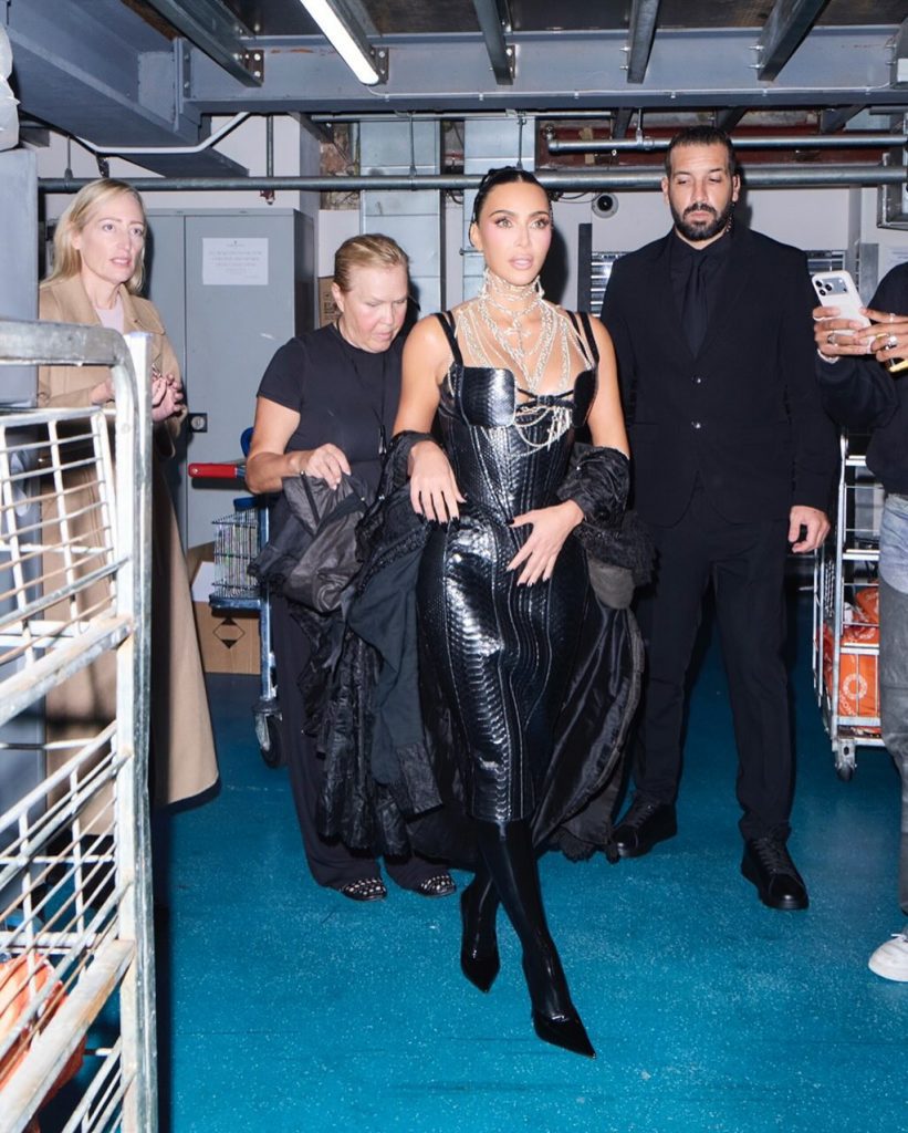 Fashion Tribute: Come Kim Kardashian Ha Onorato Naomi Campbell 1 Fashion Tribute: Come Kim Kardashian Ha Onorato Naomi Campbell