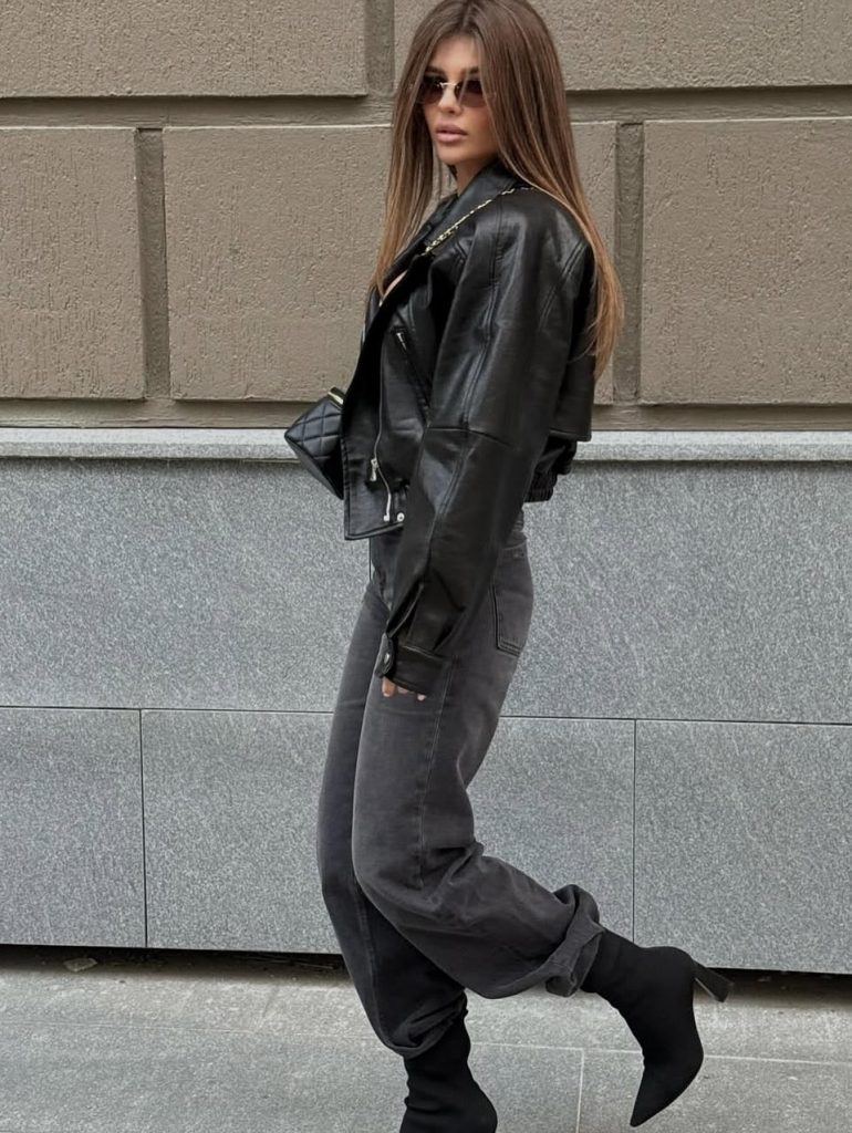 Stivaletti e Jeans: L'Abbinamento Perfetto per l'Autunno 1 Stivaletti e Jeans: L'Abbinamento Perfetto per l'Autunno
