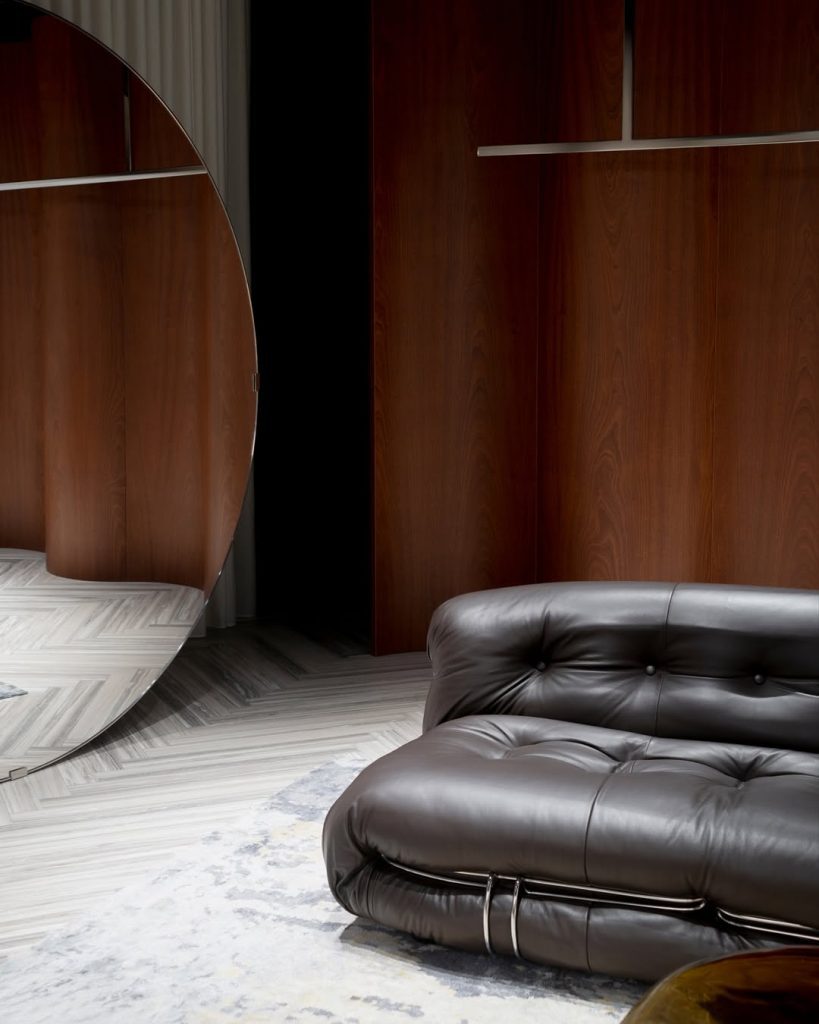Saint Laurent Conquista Avenue Montaigne: Il Nuovo Tempio della Moda Parigina