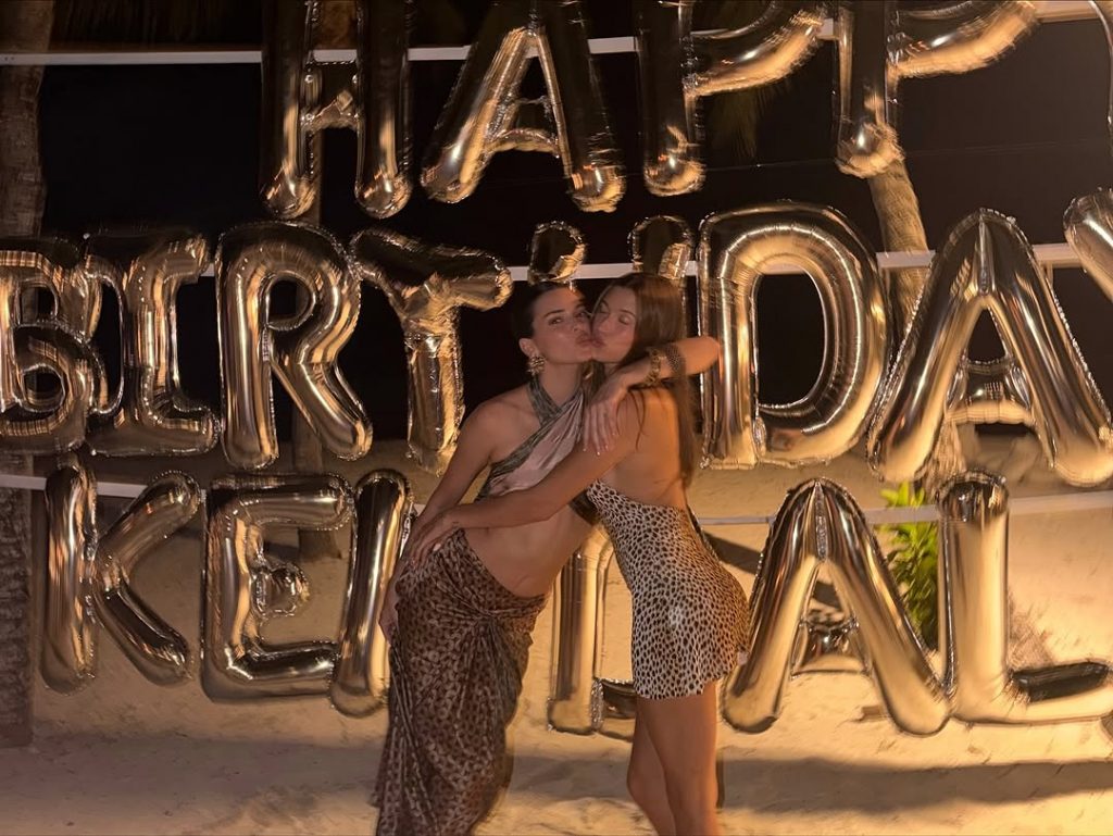 Kendall Jenner 3.0: un compleanno da sogno su un’isola privata