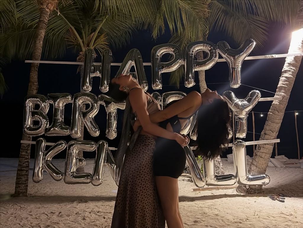 Kendall Jenner 3.0: un compleanno da sogno su un’isola privata