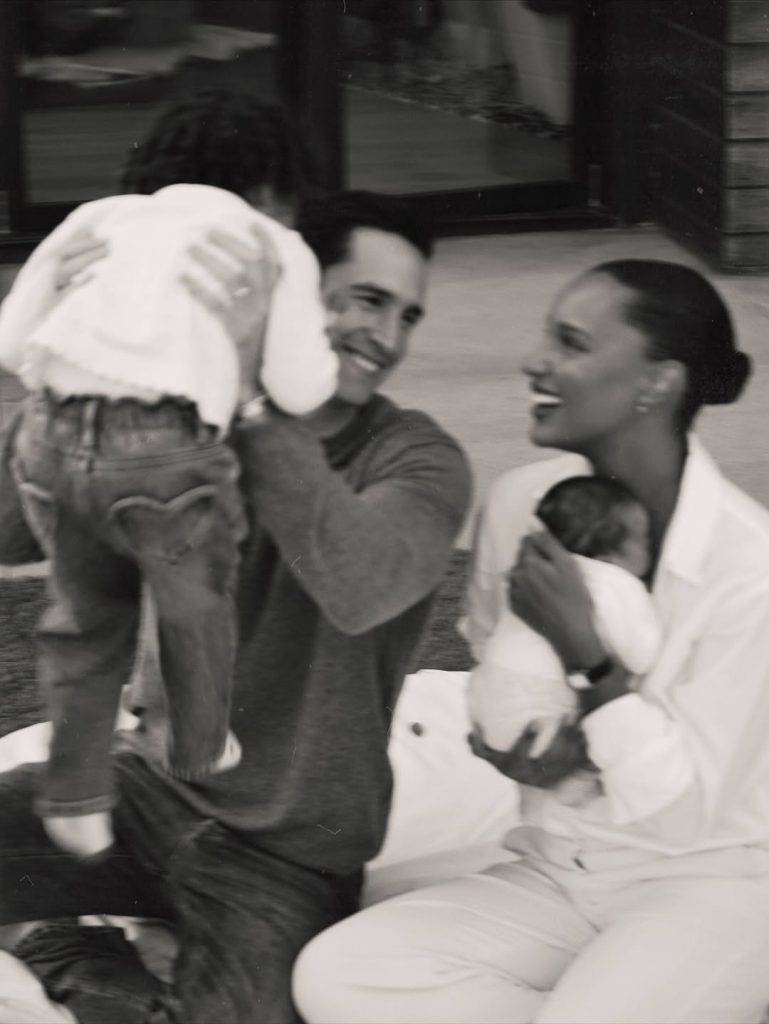 La supermodella Jasmine Tookes brilla di nuova luce: è mamma bis! 1 La supermodella Jasmine Tookes brilla di nuova luce: è mamma bis!
