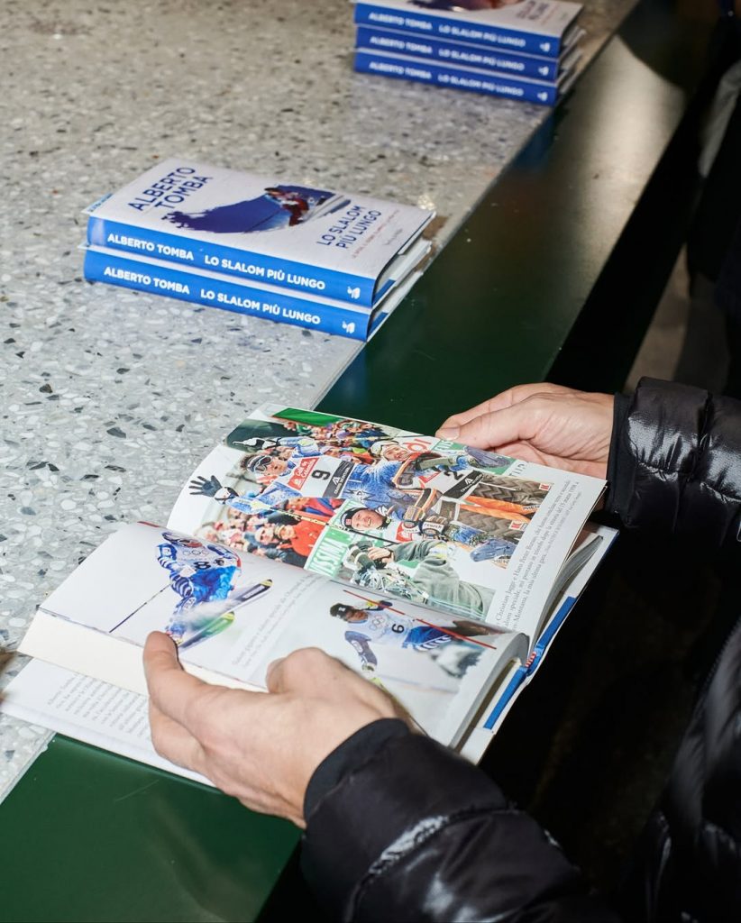 Alberto Tomba incanta Milano: allo store Napapijri la presentazione di “Lo slalom più lungo”