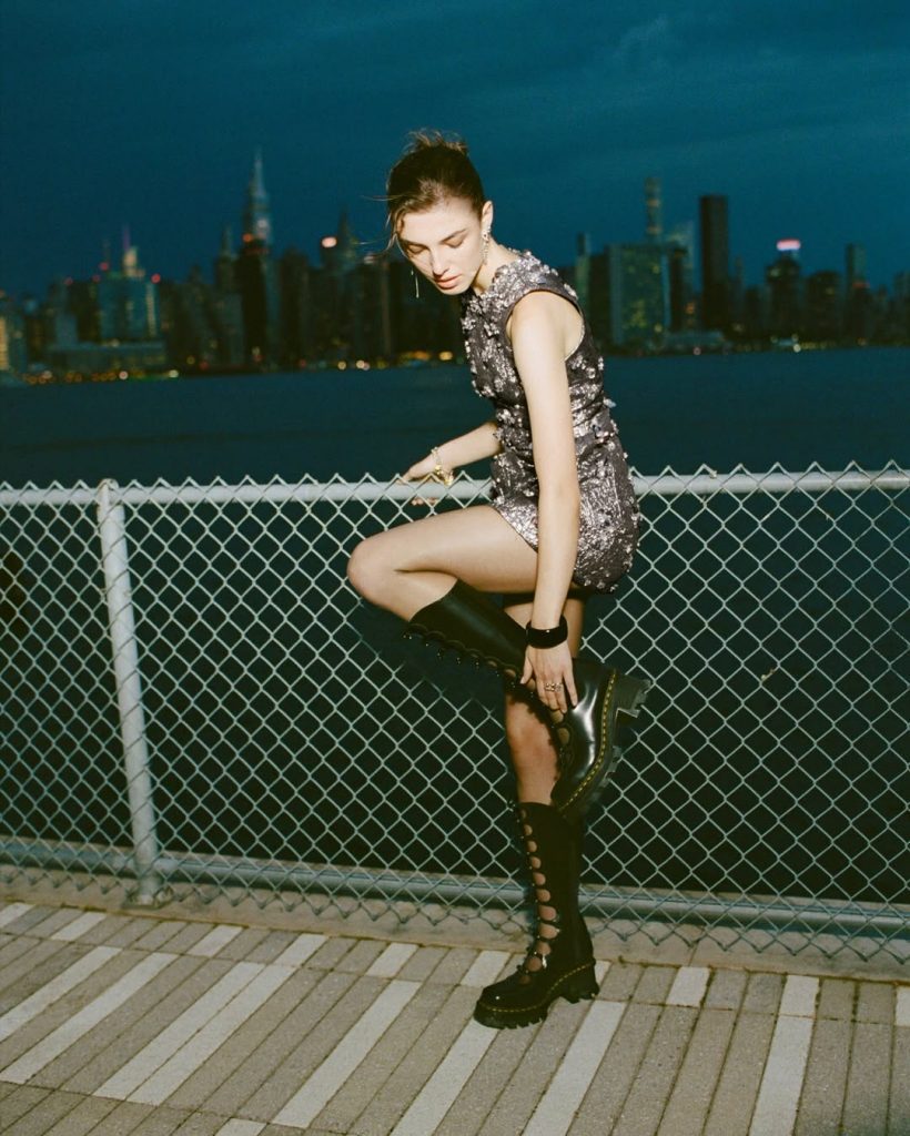 Marc Jacobs x Dr. Martens Ridefiniscono il Boot 'Kiki'