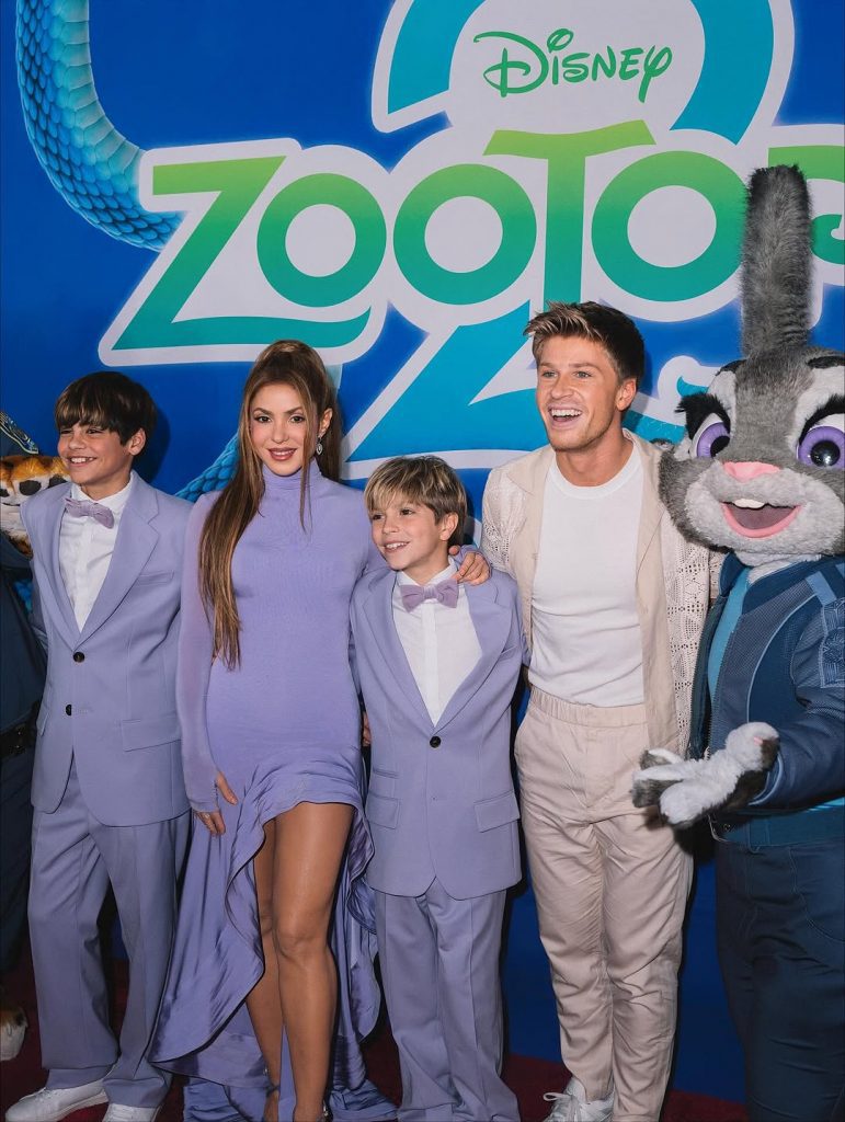 Shakira incanta sul red carpet di Zootopia 2 insieme ai suoi splendidi figli, Milan e Sasha