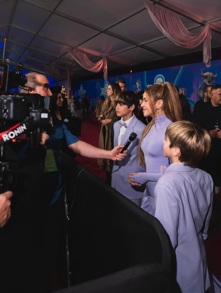 Shakira incanta sul red carpet di Zootopia 2 insieme ai suoi splendidi figli, Milan e Sasha