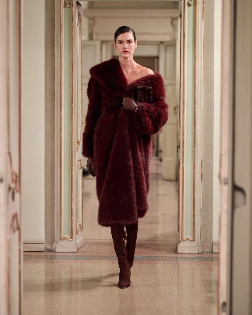 Elisabetta Franchi: Il Bordò Diventa Alta Moda