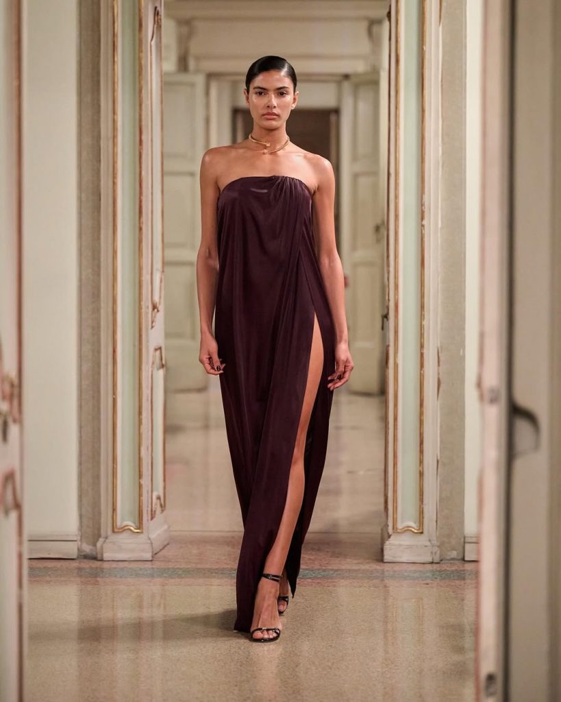 Elisabetta Franchi: Il Bordò Diventa Alta Moda