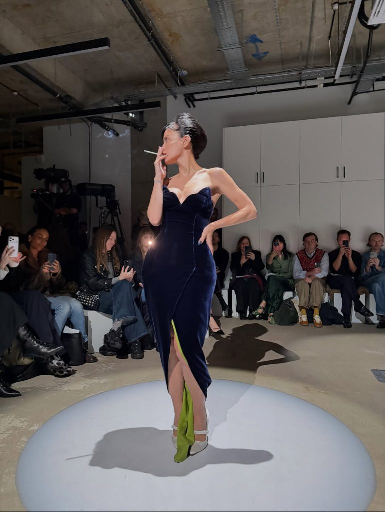 Dalla musica alla moda: Lily Allen sfila e stupisce tutti