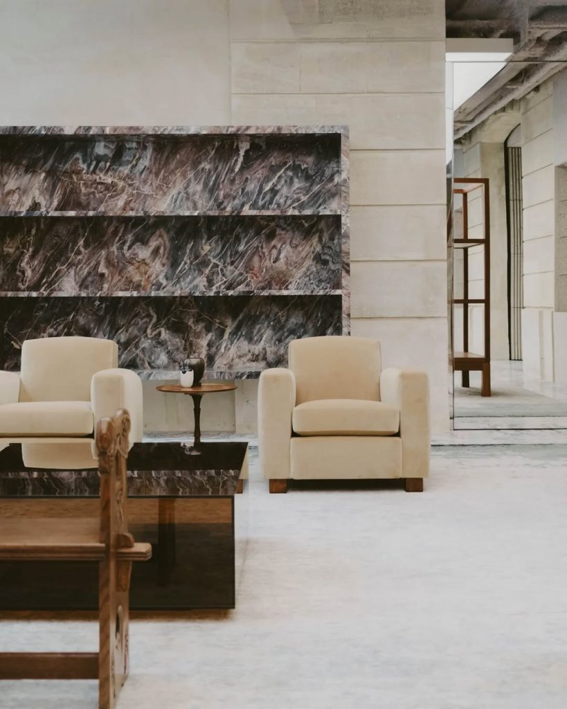 Saint Laurent Conquista Avenue Montaigne: Il Nuovo Tempio della Moda Parigina