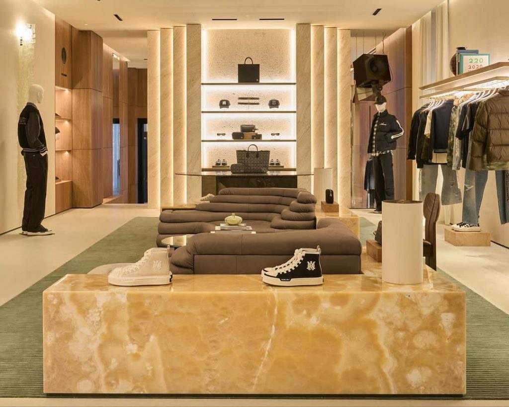 Amiri Conquista Milano: Il Lusso di Hollywood Incontra l'Eleganza Italiana