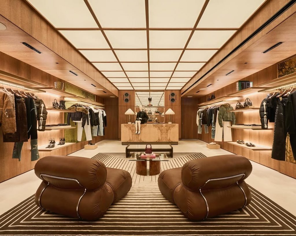 Amiri Conquista Milano: Il Lusso di Hollywood Incontra l'Eleganza Italiana