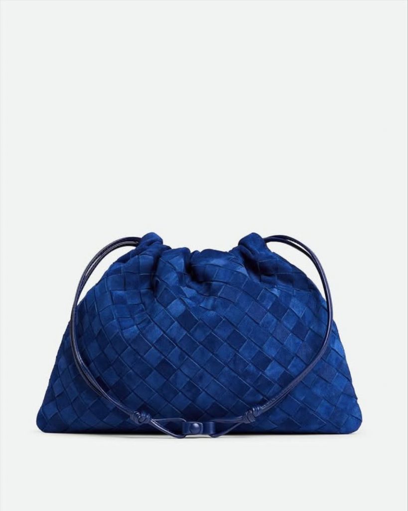 Esiste il blu perfetto: Bottega Veneta l’ha appena presentato