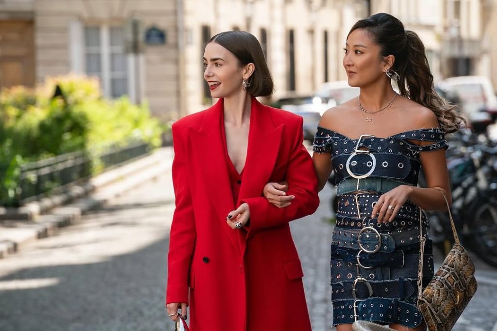 Emily in Paris 5: osservatorio moda tra styling, silhouette e tendenze
