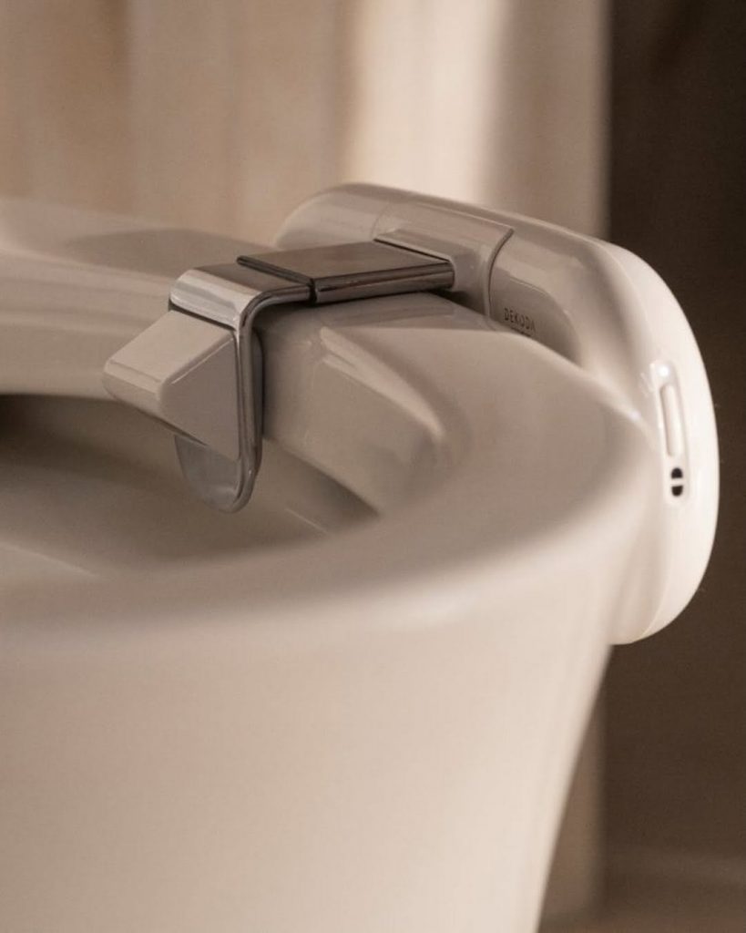 Il bagno diventa smart: la toilette con fotocamera che monitora la salute 2 Il bagno diventa smart: la toilette con fotocamera che monitora la salute