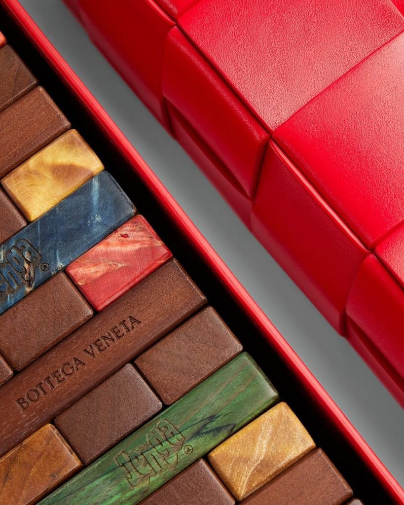 Quando il Lusso Incontra la Nostalgia: Il Set Jenga da 7.000 Euro di Bottega Veneta