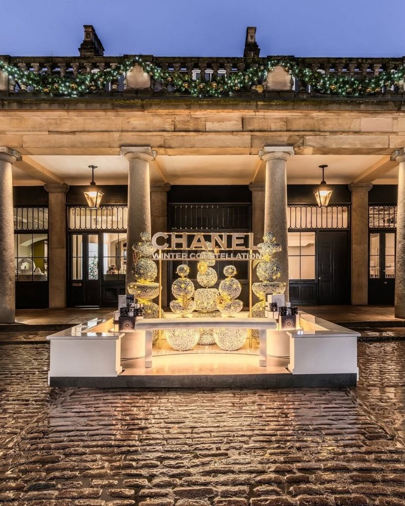Chanel Trasforma Covent Garden in un Paradiso Natalizio di Lusso 1 Chanel Trasforma Covent Garden in un Paradiso Natalizio di Lusso
